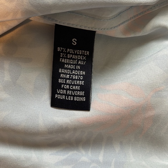 Hawaiian shirt, brand new with tags! - Picture 5 of 5